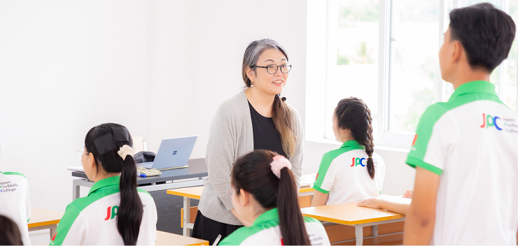 日本専門技能中等専門学校→ sau đó JPC／本校