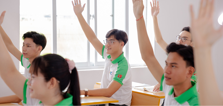 日本専門技能中等専門学校→ sau đó JPC／本校